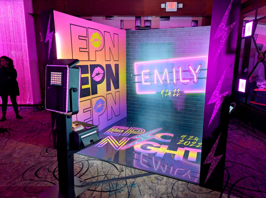 IMMERSIVE BOOTH